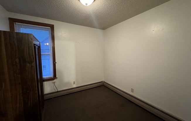 3 beds, 1 bath, 1,000 sqft, $1,500, Unit 2