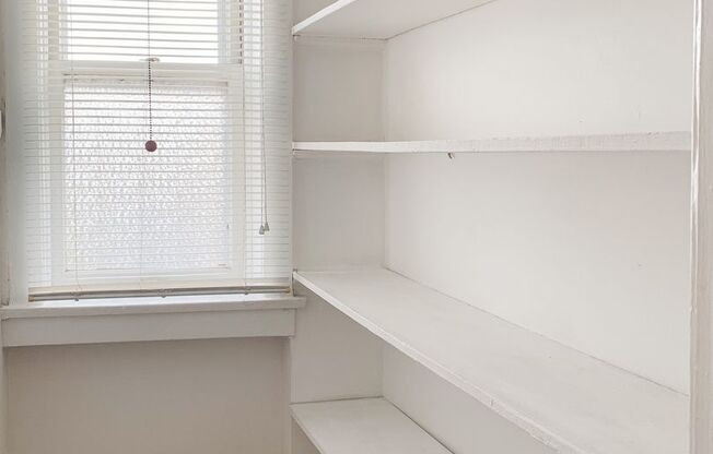 2 beds, 1 bath, 805 sqft, $1,975, Unit 5047-3W