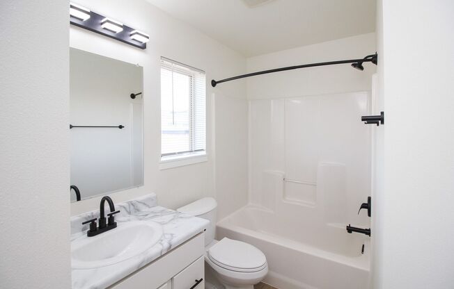 3 beds, 2.5 baths, 1,268 sqft, $1,735, Unit 4015-02