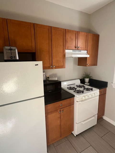 1 bed, 1 bath, $2,900, Unit 15