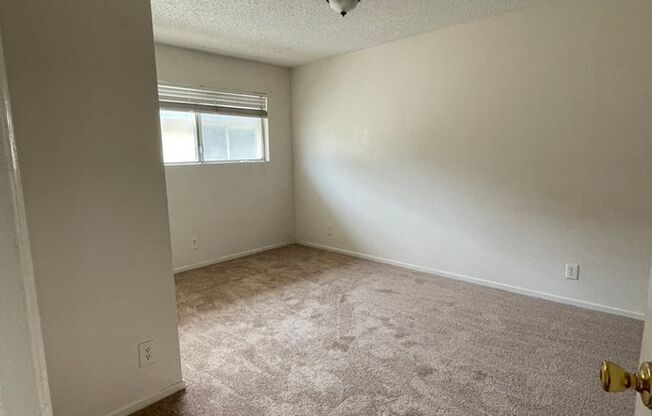 2 beds, 2 baths, $4,000, Unit 1