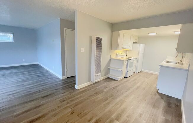 2 beds, 1 bath, 950 sqft, $1,595, Unit WY2448-1