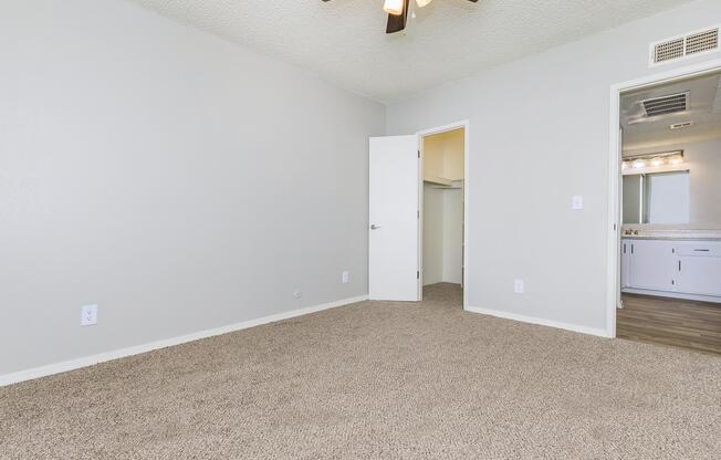 1 bed, 1 bath, 702 sqft, $1,095