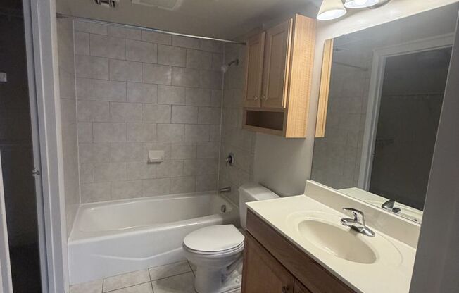 2 beds, 2 baths, 840 sqft, $2,155, Unit 4-0401