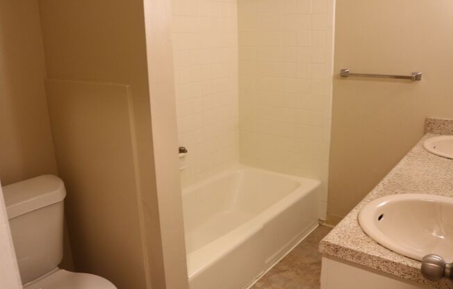 1 bed, 1 bath, 775 sqft, $850, Unit 3610 #02
