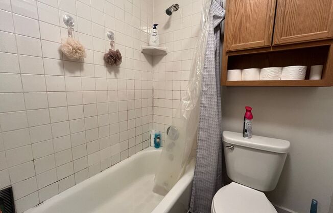 1 bed, 1 bath, $975, Unit 30