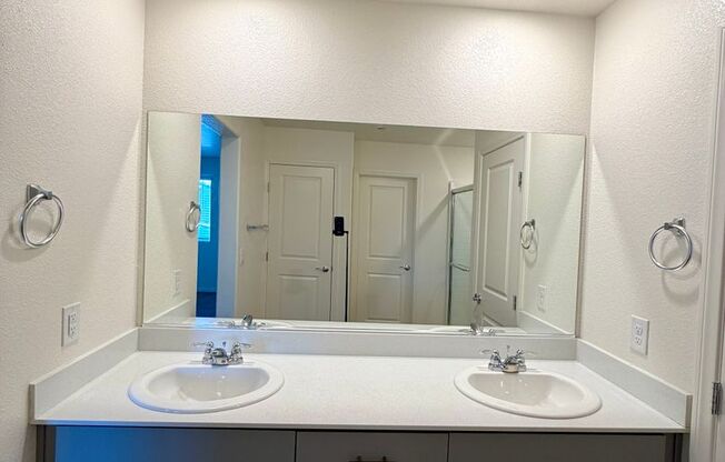 4 beds, 1.5 baths, $2,700