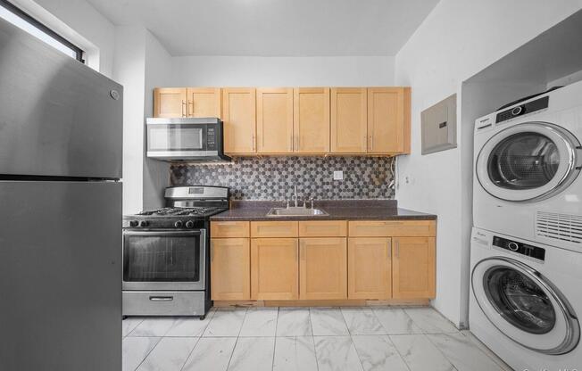 1207 HANCOCK ST