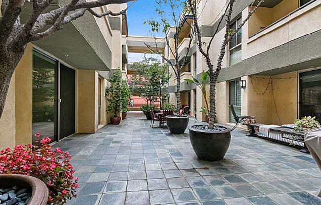 2 beds, 2 baths, 879 sqft, $4,050, Unit 304 P