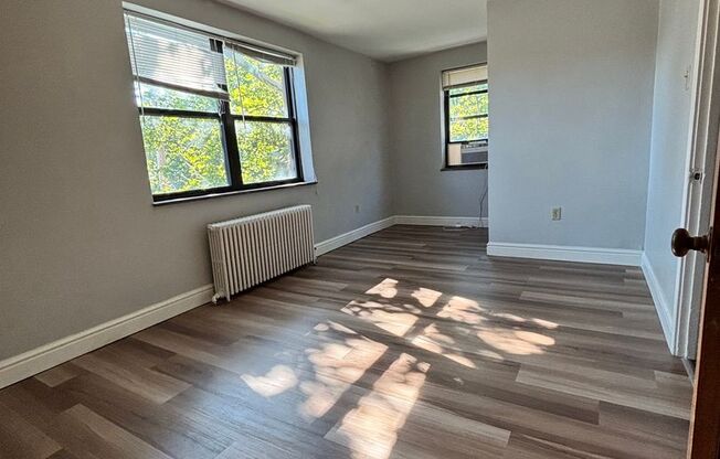 2 beds, 1 bath, 800 sqft, $1,840, Unit 6236 Fifth Ave. #305C