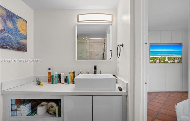 2 beds, 2 baths, $3,000, Unit # 1204