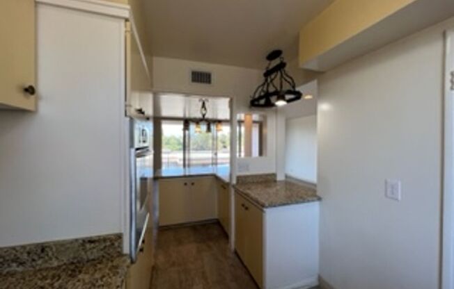 2 beds, 2 baths, $2,250, Unit #334J