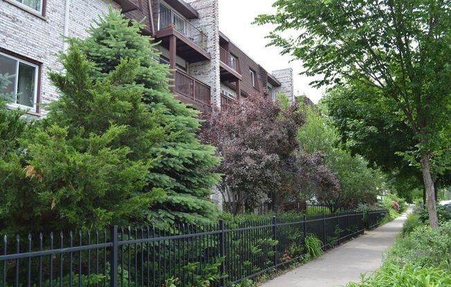 1 bed, 1 bath, 550 sqft, $1,195, Unit 411