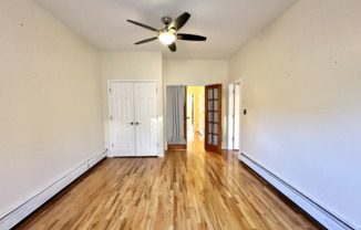 2 beds, 1 bath, $3,100, Unit 2