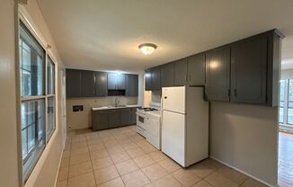 3 beds, 1 bath, $1,600