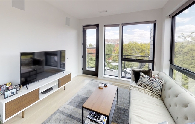 3 beds, 2 baths, 1,087 sqft, $6,000, Unit 329