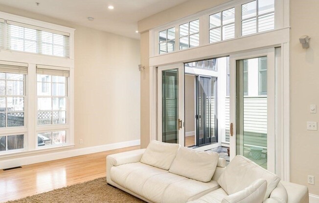 15 VALENTINE ST