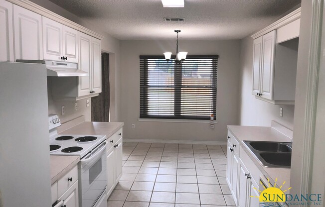 Lovely 3 Bedroom Home in Crestview South of I-10!