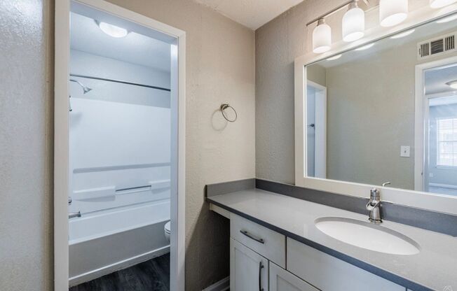 1 bed, 1 bath, 705 sqft, $1,375, Unit 2032