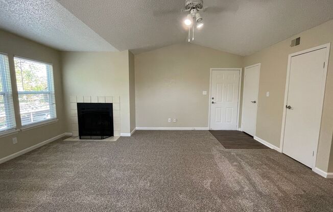 2 beds, 2 baths, 917 sqft, $1,495, Unit #912