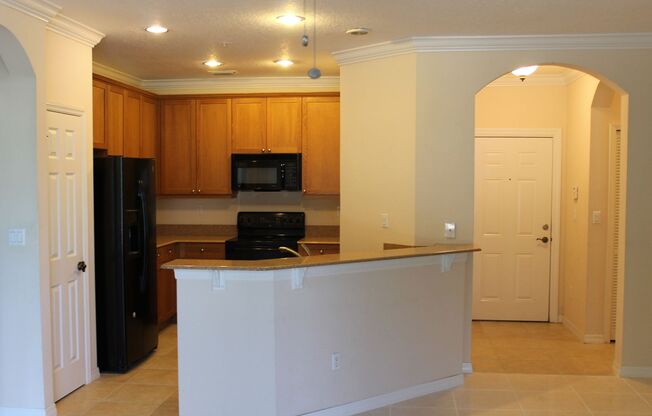 Beautiful ground floor unit in the Lakes of Windermere!