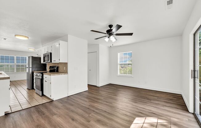 Newley Renovated 2BR Townhome