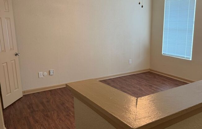 1 bed, 1 bath, 682 sqft, $925, Unit 406