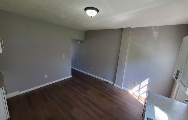 2 beds, 1 bath, 1,000 sqft, $925, Unit 605