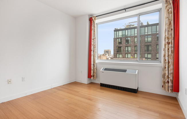 40 W 116 ST