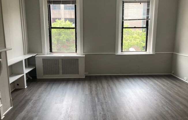 1 bed, 1 bath, 700 sqft, $1,349, Unit 42-3
