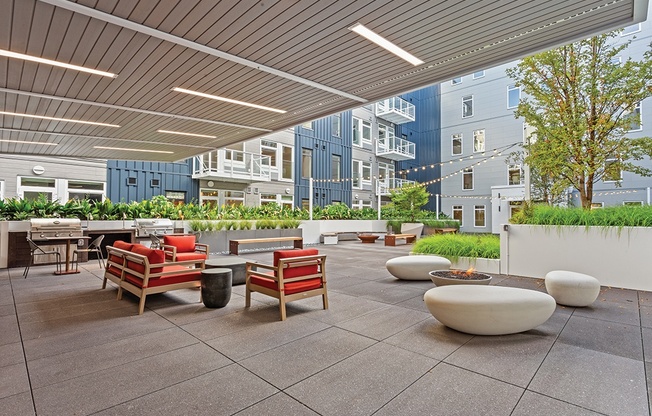 Adera - Amenity Courtyard