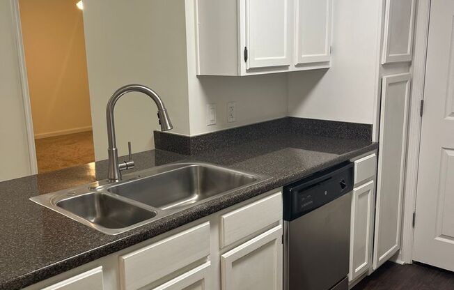 2 beds, 2 baths, 1,121 sqft, $1,595, Unit 1415