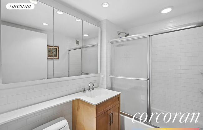 2 beds, 2 baths, 861 sqft, $6,100, Unit S3G