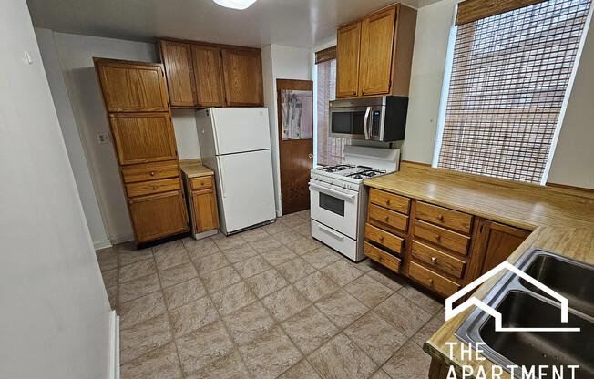 3531 West Dickens Ave.