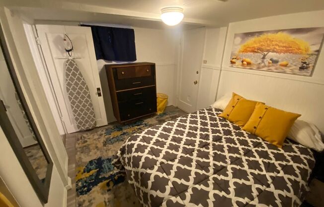 1 bed, 1 bath, $1,050, Unit Watermelon 3 (WM3)