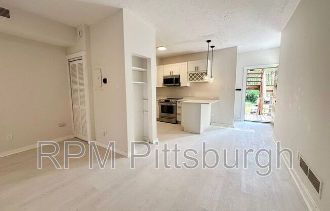 2121 Milligan Ave