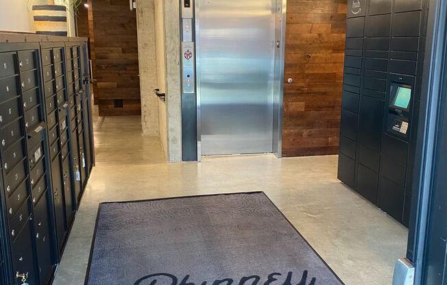 Studio, 1 bath, 350 sqft, $1,425, Unit 206