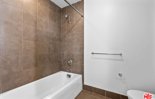 1 bed, 1 bath, 1,030 sqft, $2,800, Unit 405