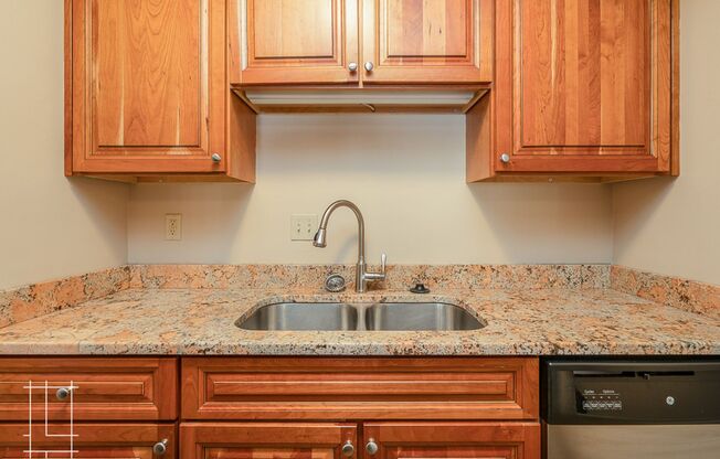 2 beds, 1.5 baths, $1,425, Unit 411 E Buttles Ave Apt. I