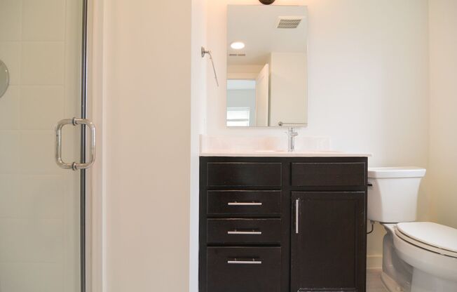 1 bed, 1 bath, 645 sqft, $970, Unit 911-304