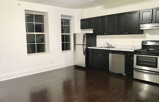 Studio, 1 bath, 1,200 sqft, $1,200, Unit 1038-3B