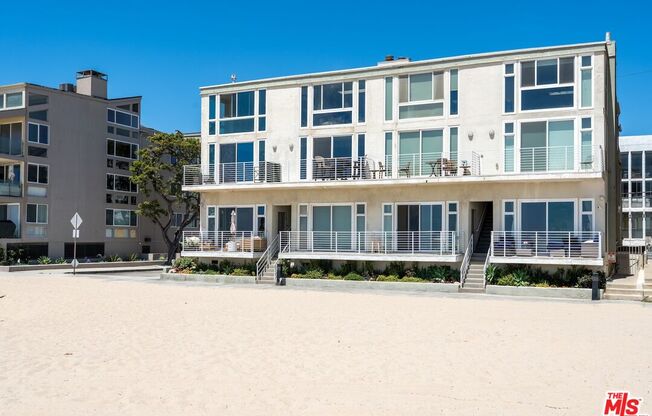 4403 OCEAN FRONT WALK
