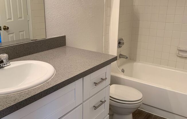 2 beds, 2 baths, 1,038 sqft, $1,215, Unit 0110