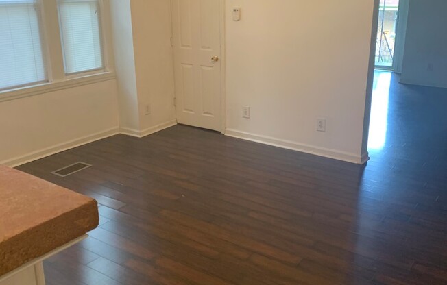 Two Bedroom/1.5 Bath in the Heart of Mt. Washington