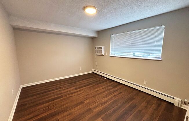 2 beds, 1 bath, 800 sqft, $1,095, Unit 3253-01