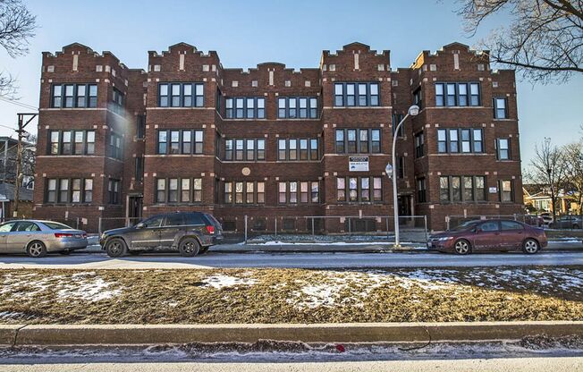 1717 W 77th