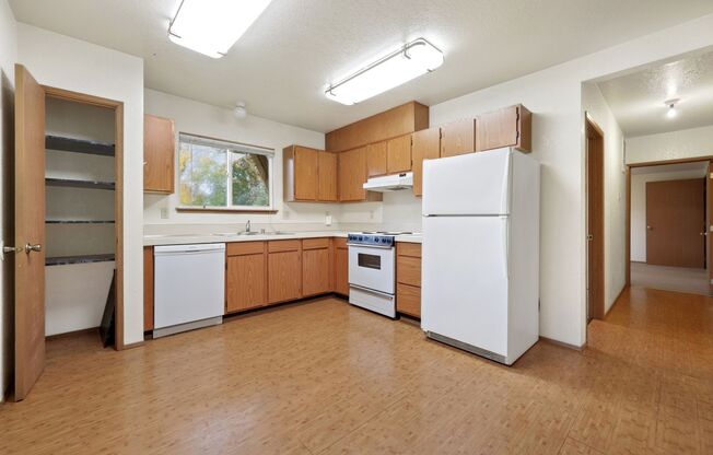 2 beds, 1 bath, $1,500