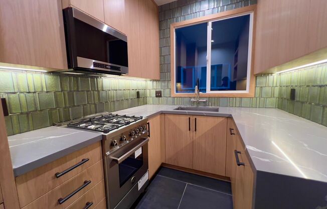 Studio, 1 bath, 400 sqft, $1,850, Unit 106