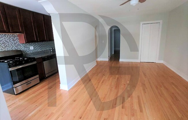 425 W Roscoe St