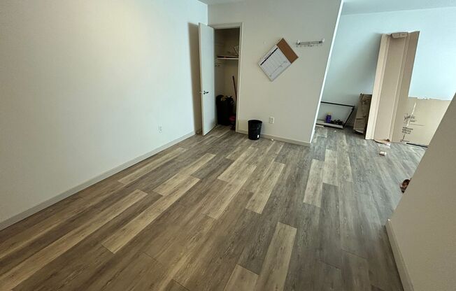 2 beds, 1 bath, $1,350, Unit 217